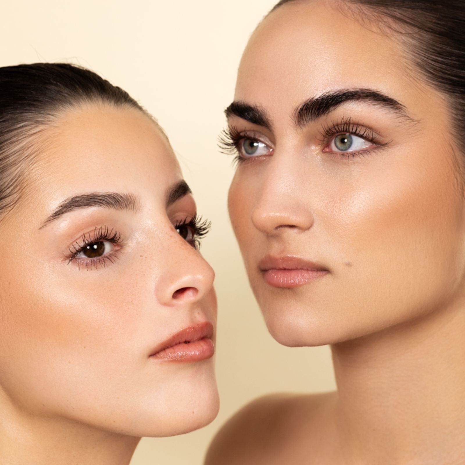 MASCARA VOLUME & CURL WITH EYELASH SERUM