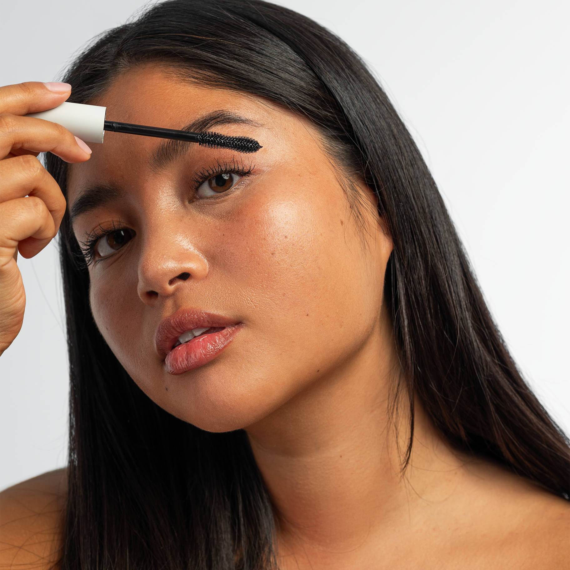 WATERPROOF MASCARA WITH EYELASH SERUM