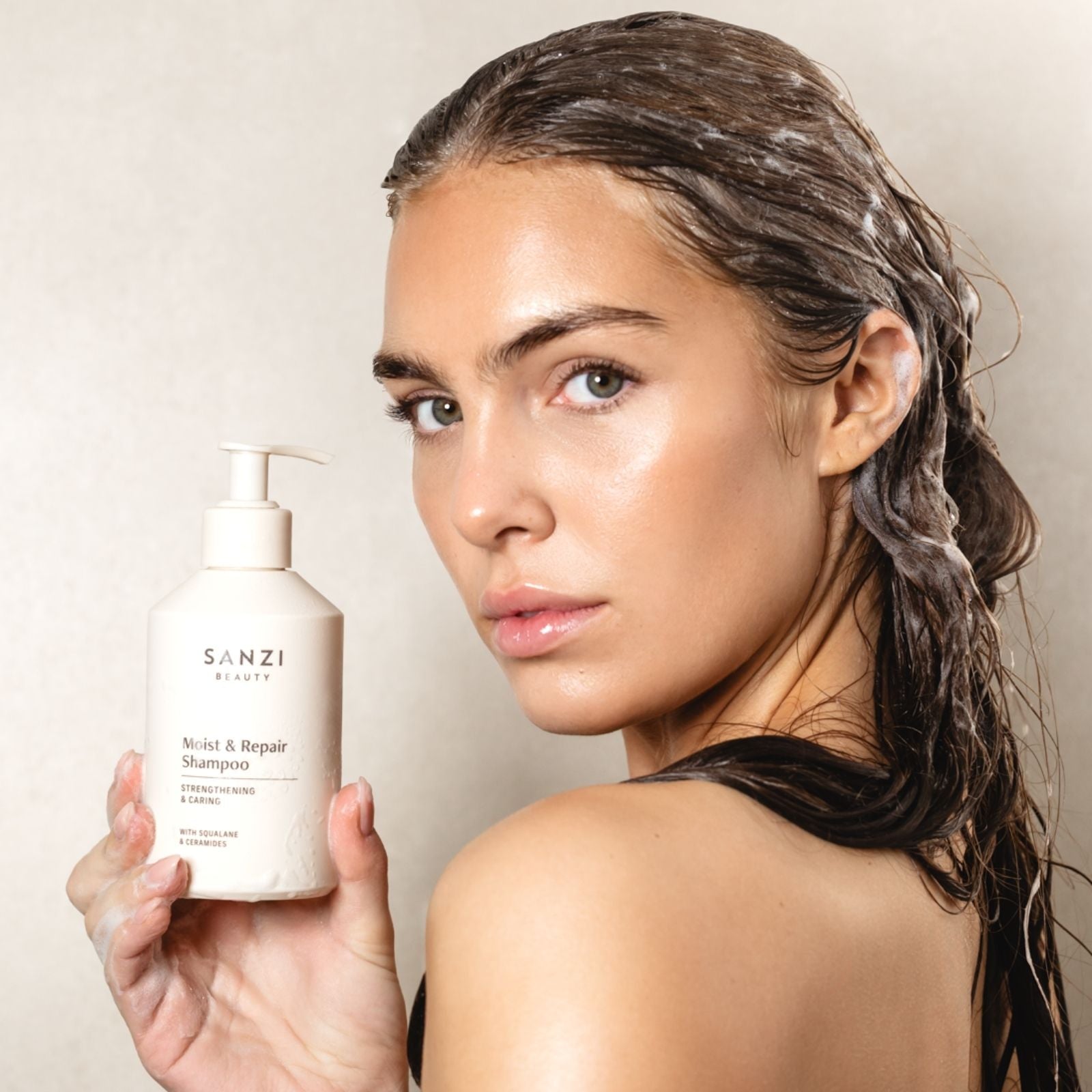 PAKKE: MOIST & REPAIR SHAMPOO + CONDITIONER (liten)